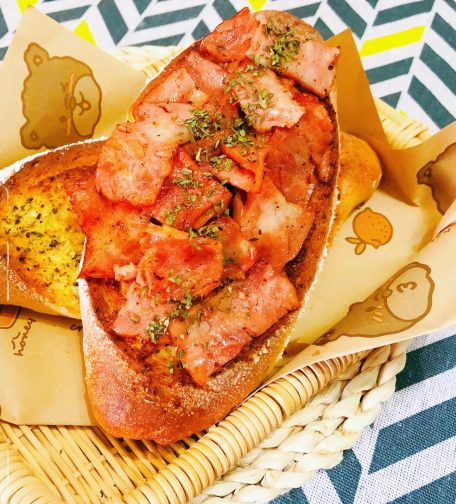 在家就能做的蒜香培根軟歐包，高顏值超美味，解饞還頂飽